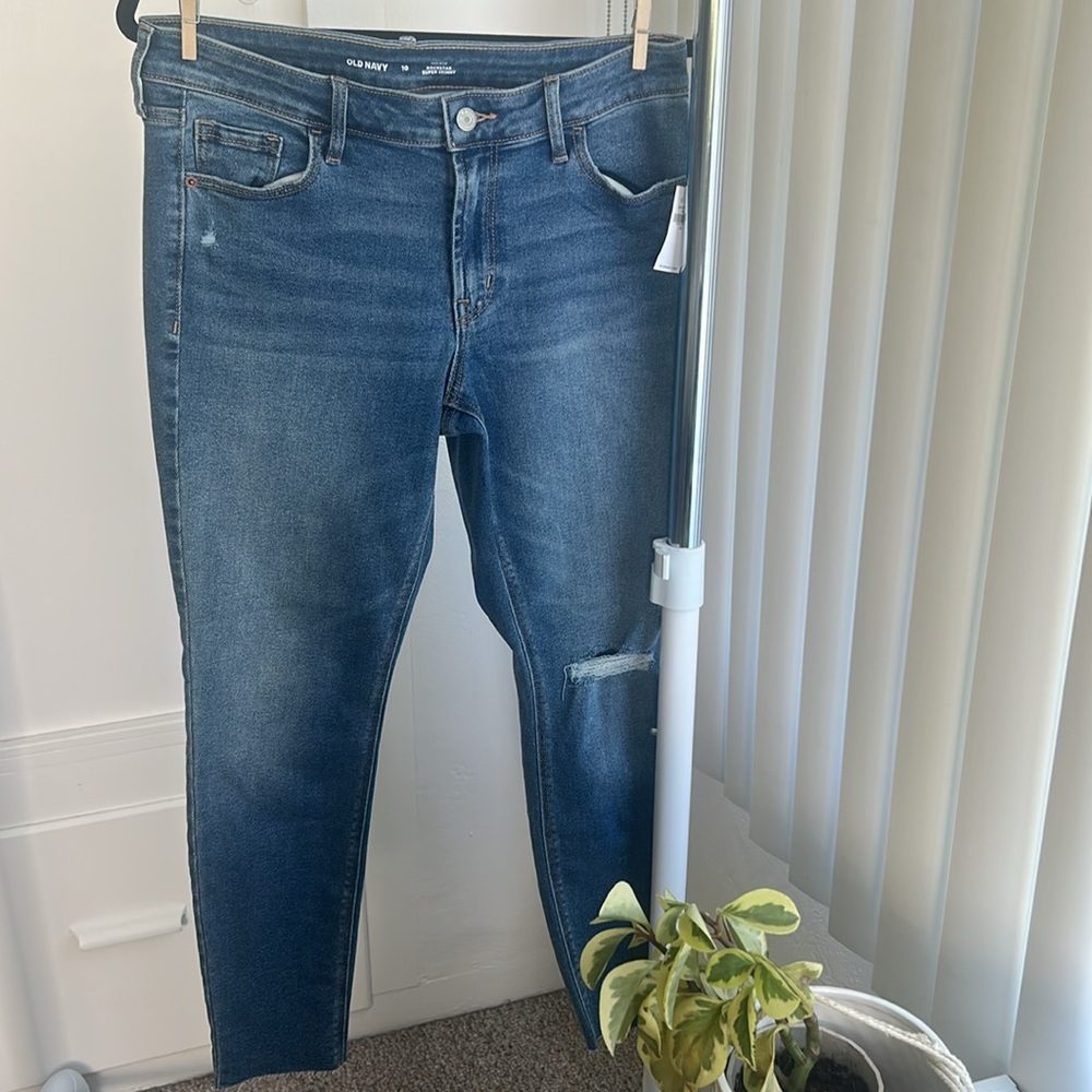 Old Navy mid rise rockstar super skinny jeans